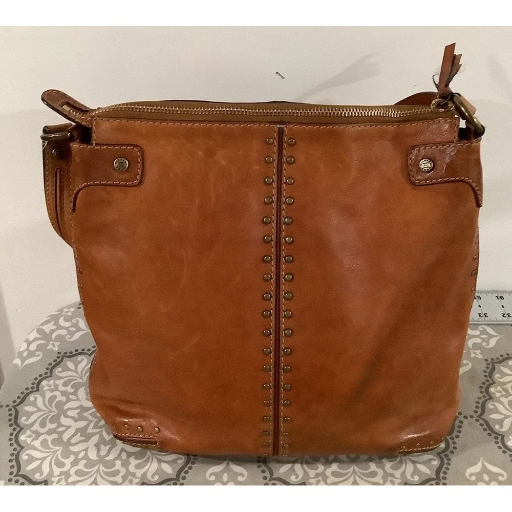 Michael KORS Brown LEATHER TAN BAG BRUSHED METAL STUDS